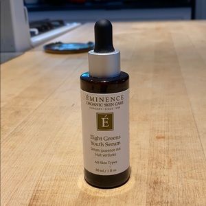 Eight greens youth serum